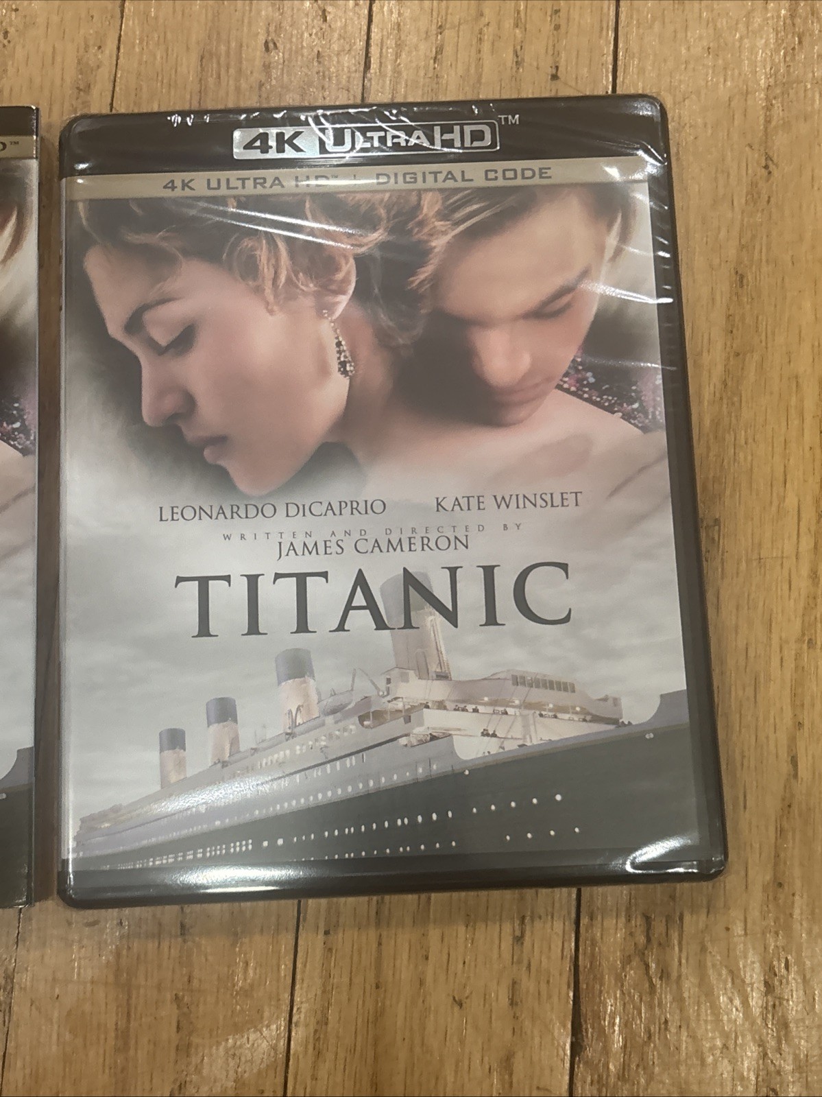 Titanic (4K UHD Blu-ray, Digital) NEW w/slipcover