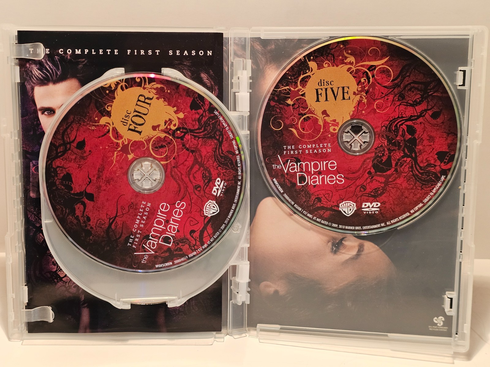 The Vampire Diaries Complete First Season DVD 5 Disc Set
