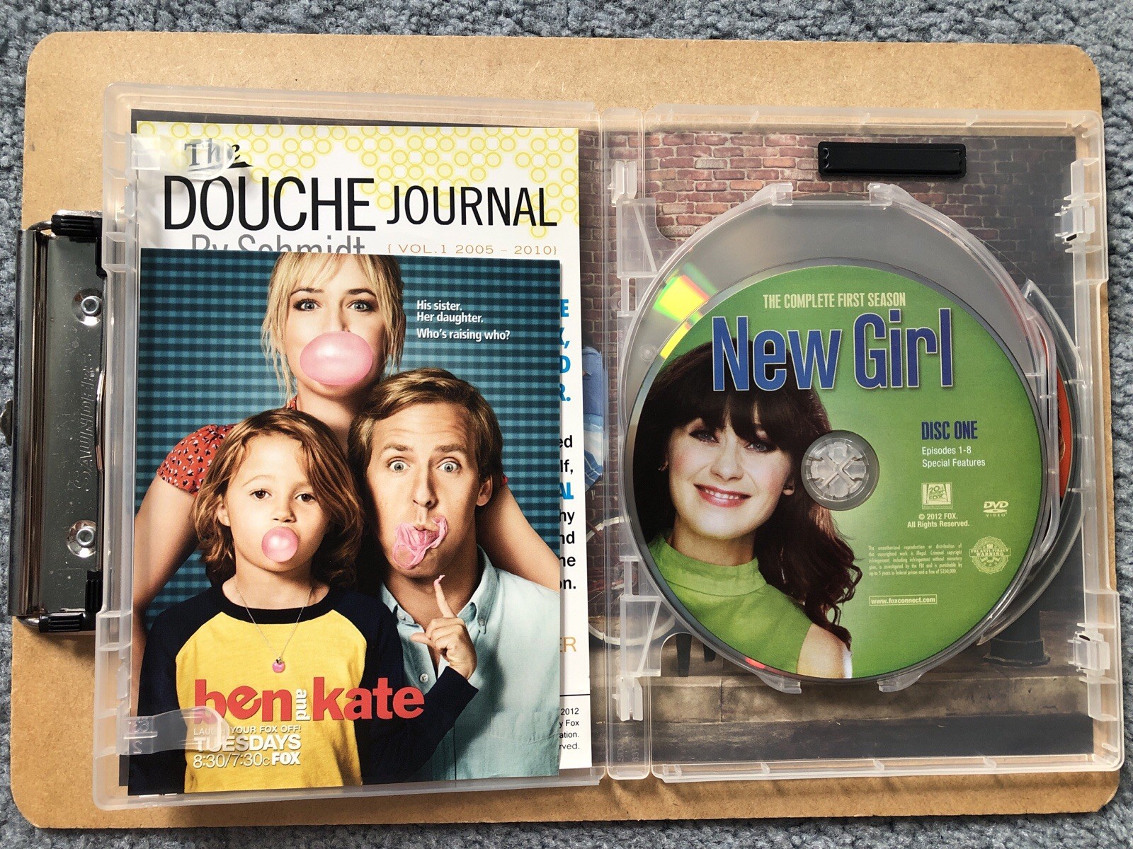 New Girl – Complete First Season (DVD, 2011) with Zooey Deschanel (USED, GOOD)