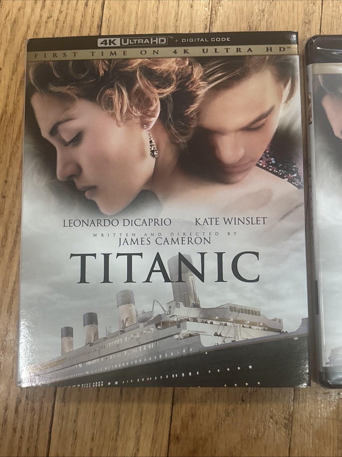 Titanic (4K UHD Blu-ray, Digital) NEW w/slipcover