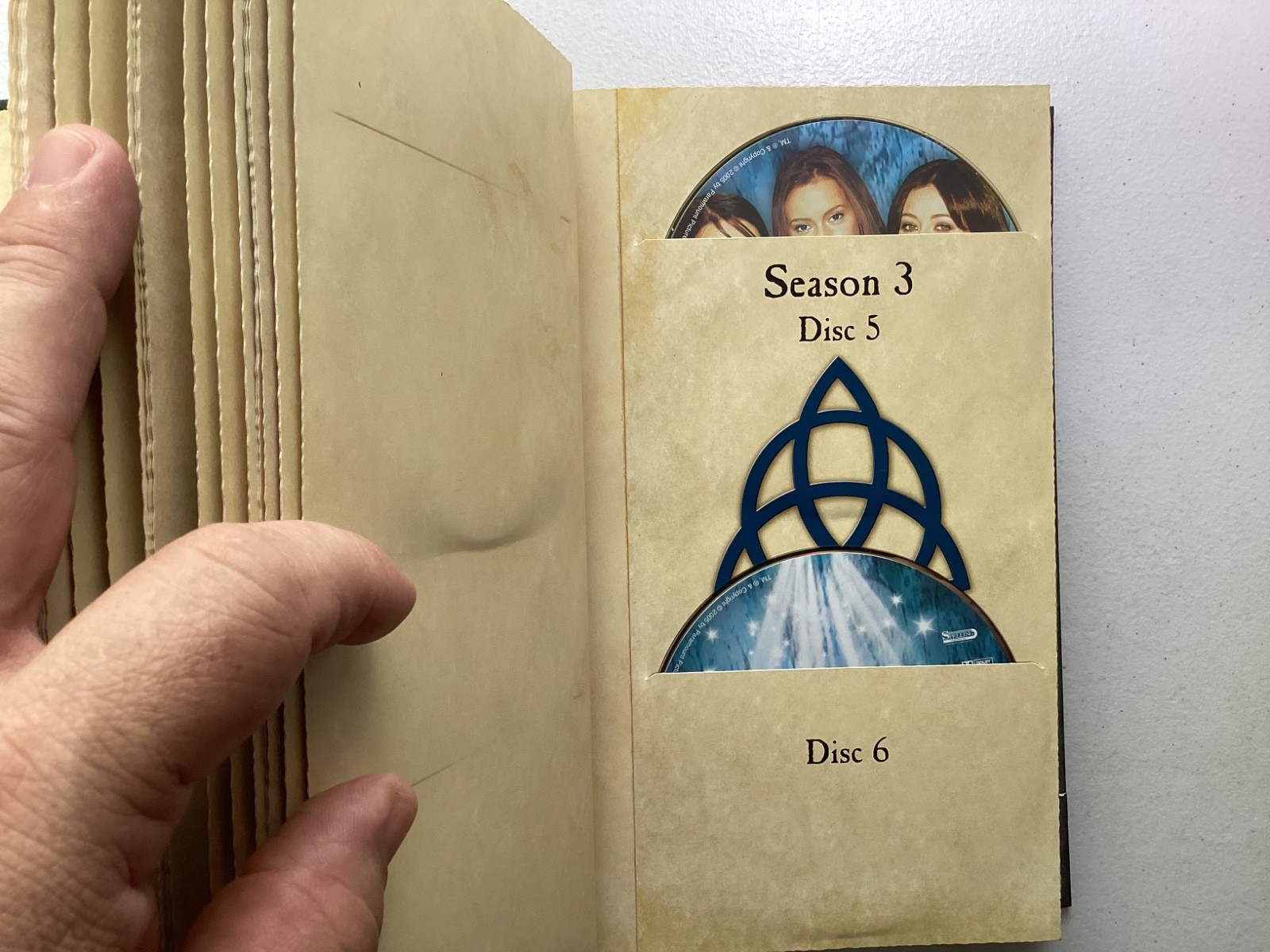 Charmed Book of Shadows DVD Set Missing 1 Disc Bonus Disc Included 48 Discs