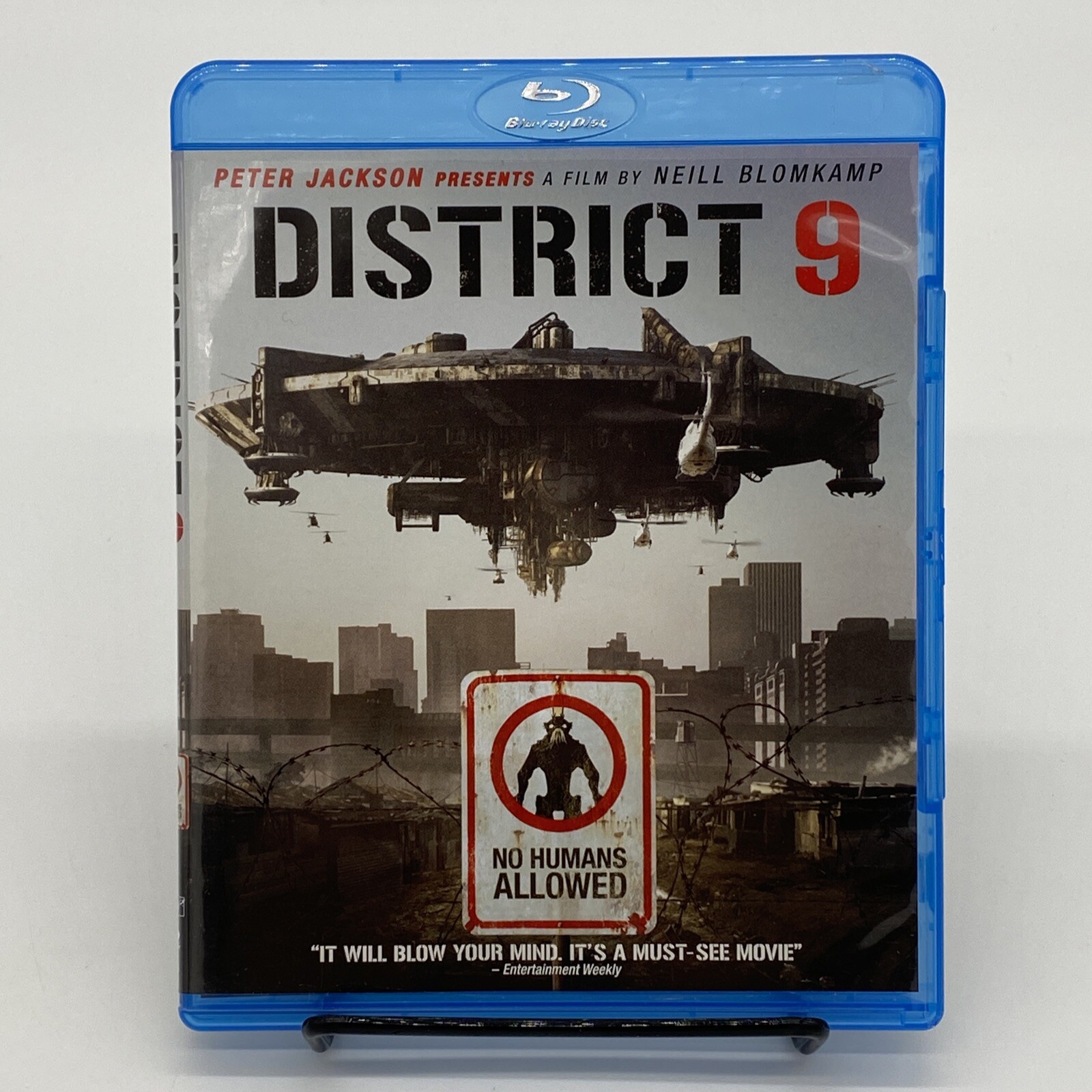 District 9 Blu-ray 2-Disc Set 2009 Neill Blomkamp Sci Fi Alien Takeover Film