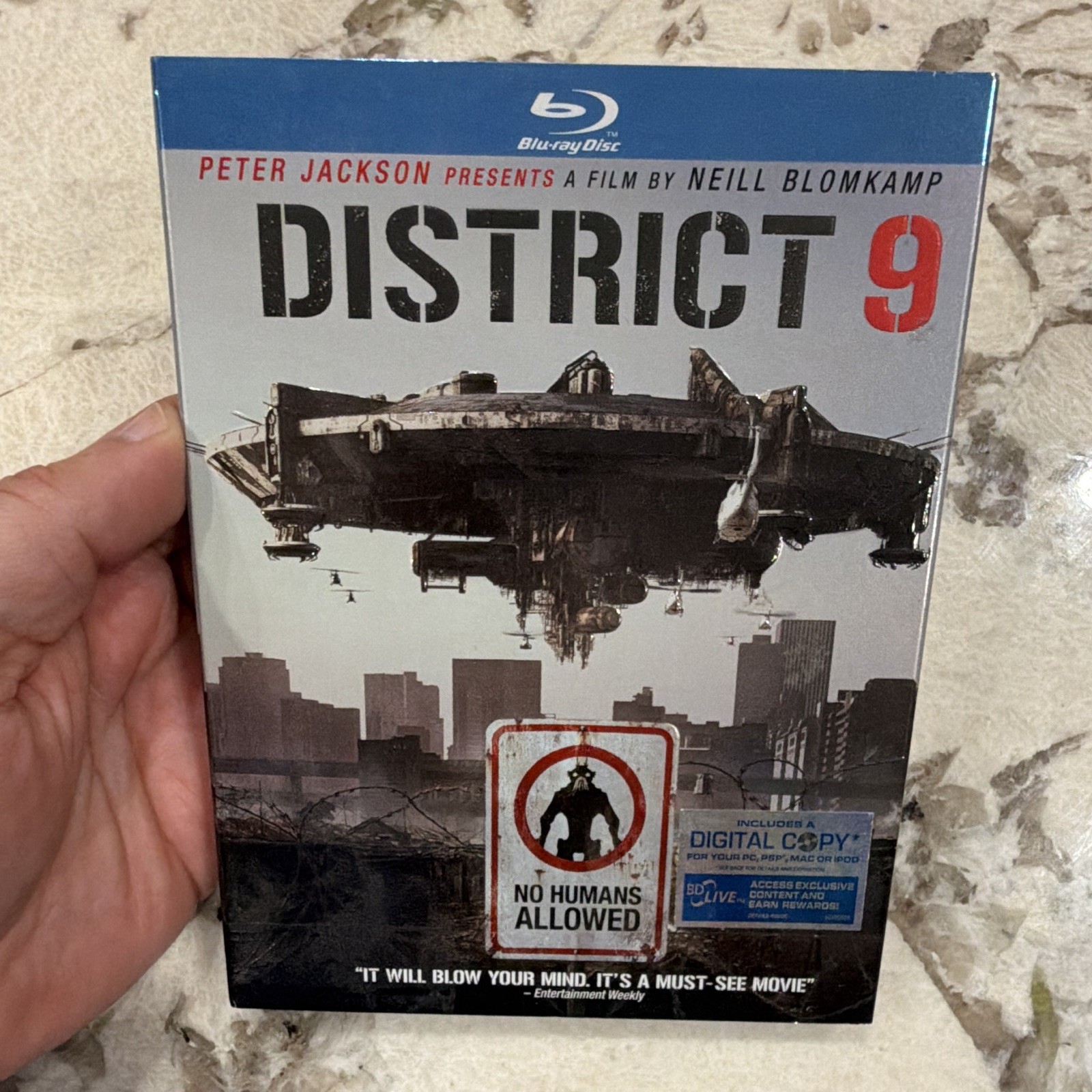 District 9 Blu-ray 2-Disc Rare Slipcover Digital Copy R Sharlto Copley Blomkamp