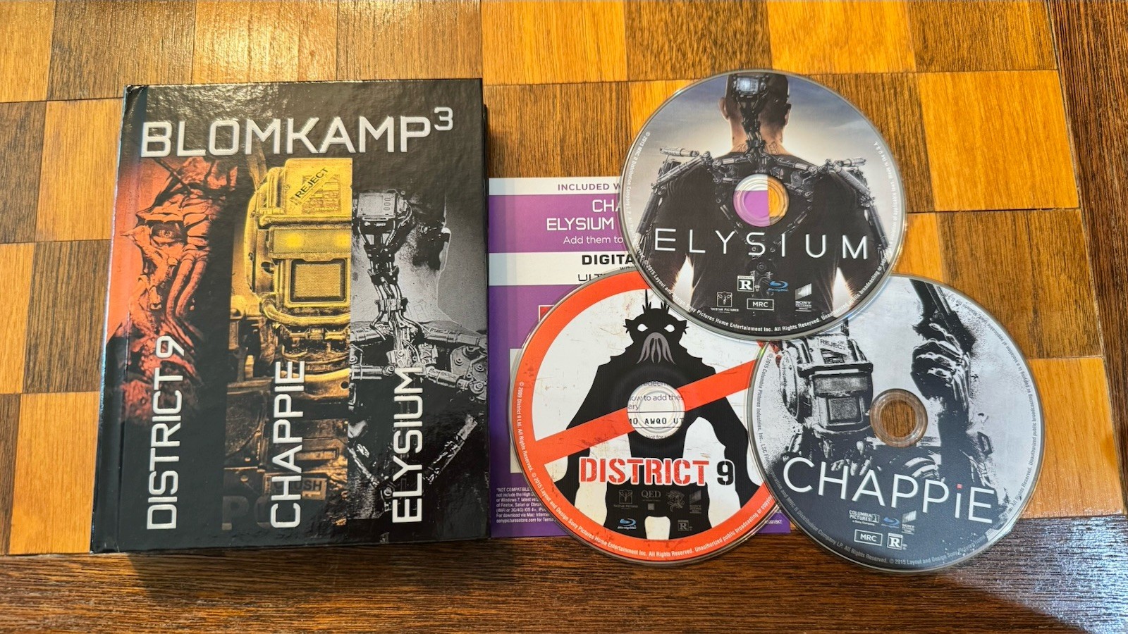 BLOMKAMP 3 Chappie / District 9 / Elysium 3 Blu-ray Disc Set w/ Book Tested