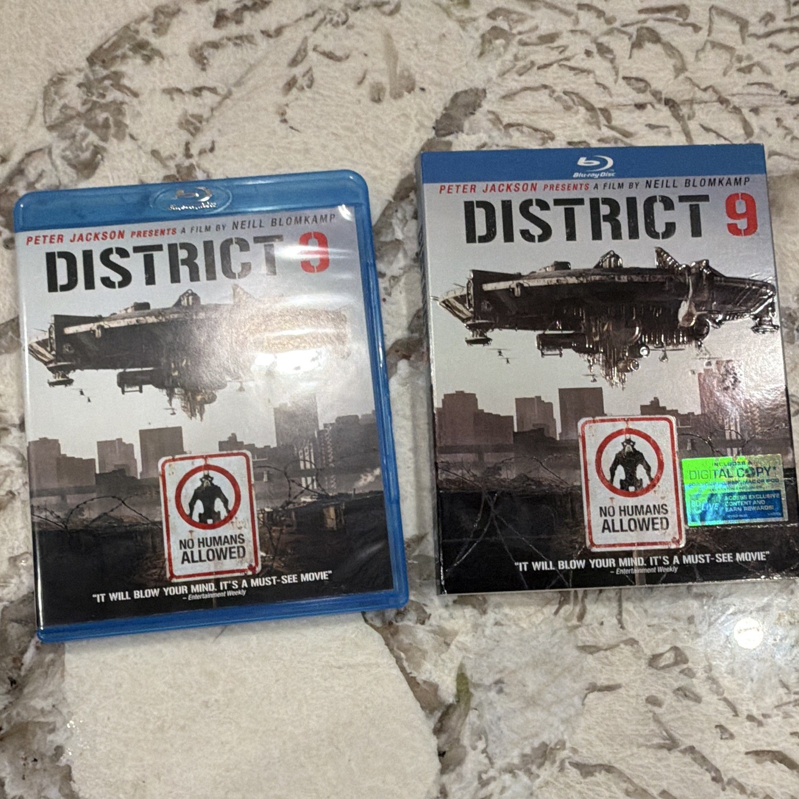 District 9 Blu-ray 2-Disc Rare Slipcover Digital Copy R Sharlto Copley Blomkamp