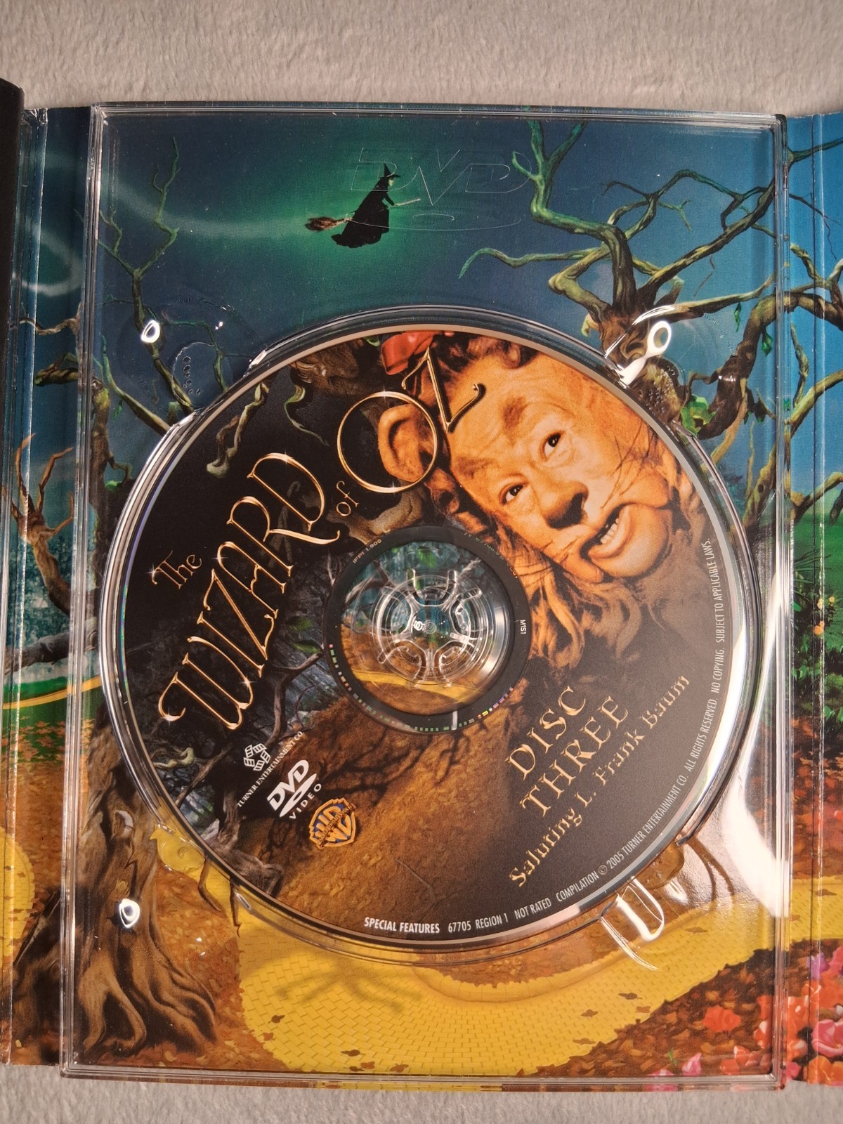 Warner Home Video The Wizard of Oz 3-Disc Collector’s DVD Commentary Region 1
