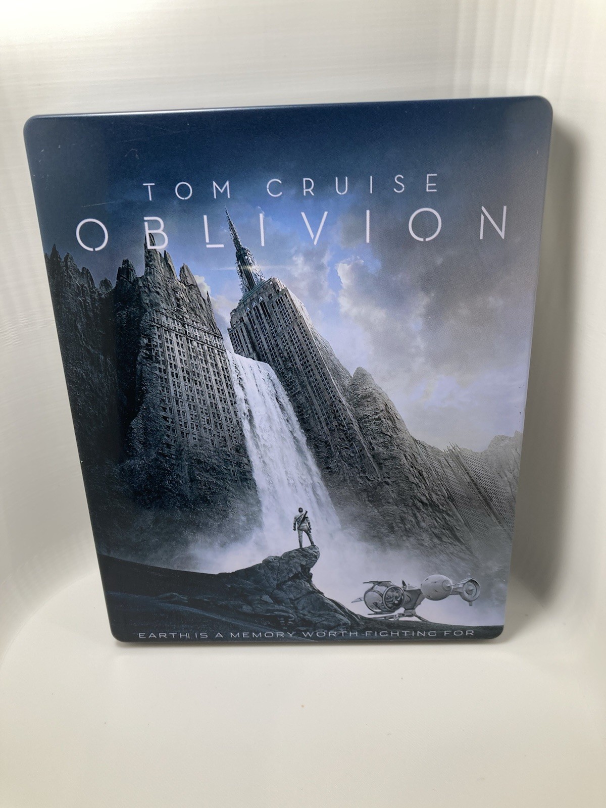 Oblivion MetalPak (Blu-ray/DVD, 2013) Steelbook Tom Cruise Morgan Freeman
