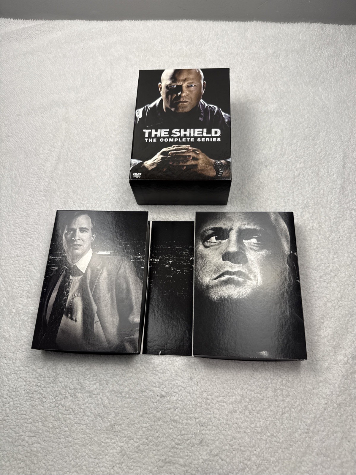 The Shield: The Complete Series (DVD, 2013, 29-Disc Box Set) Michael Chicklis