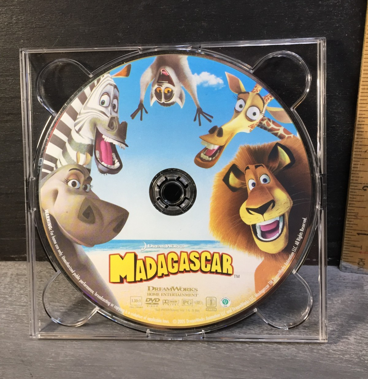 2005 Dreamworks Madagascar DVD Full Frame 1.33:1 Ratio Disk Only Tested Working