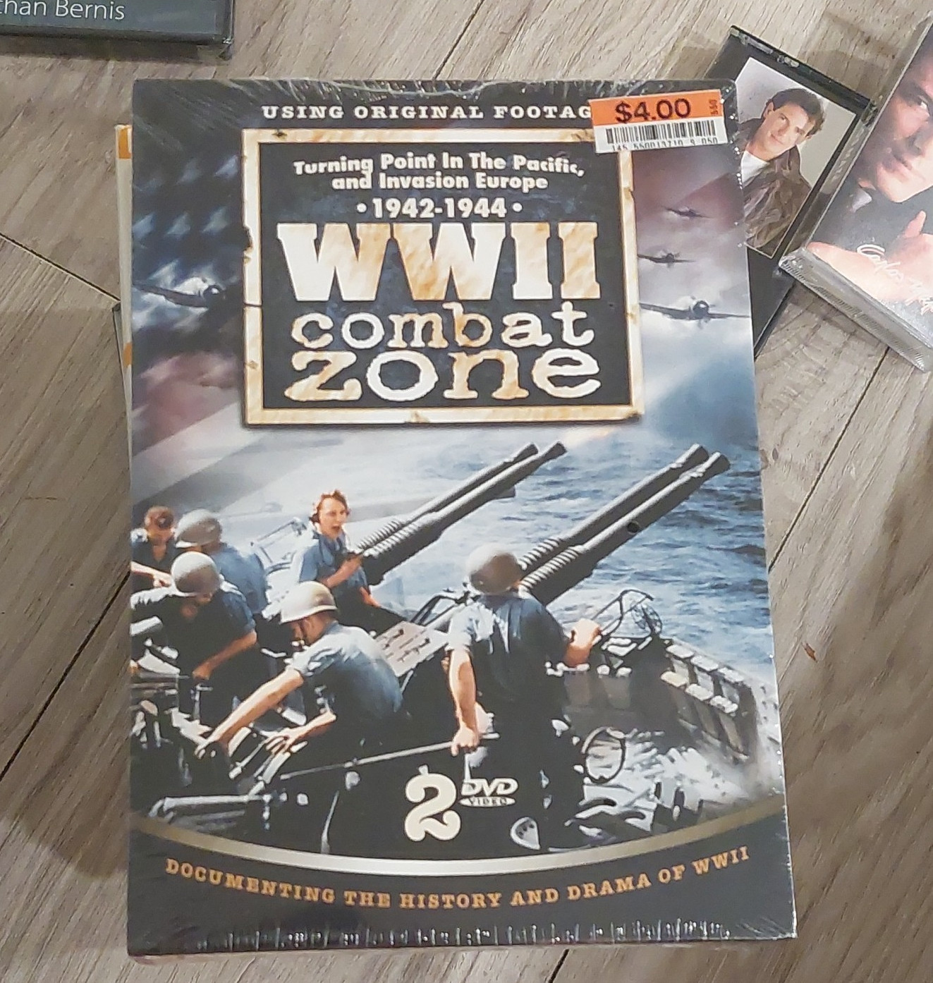 Timeless Media Group WWII Combat Zone 2-Disc DVD 2006 NR 300 Min Menu