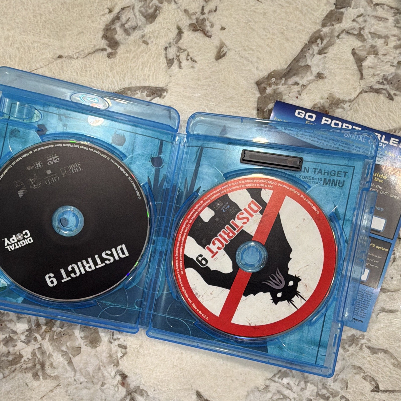 District 9 Blu-ray 2-Disc Rare Slipcover Digital Copy R Sharlto Copley Blomkamp