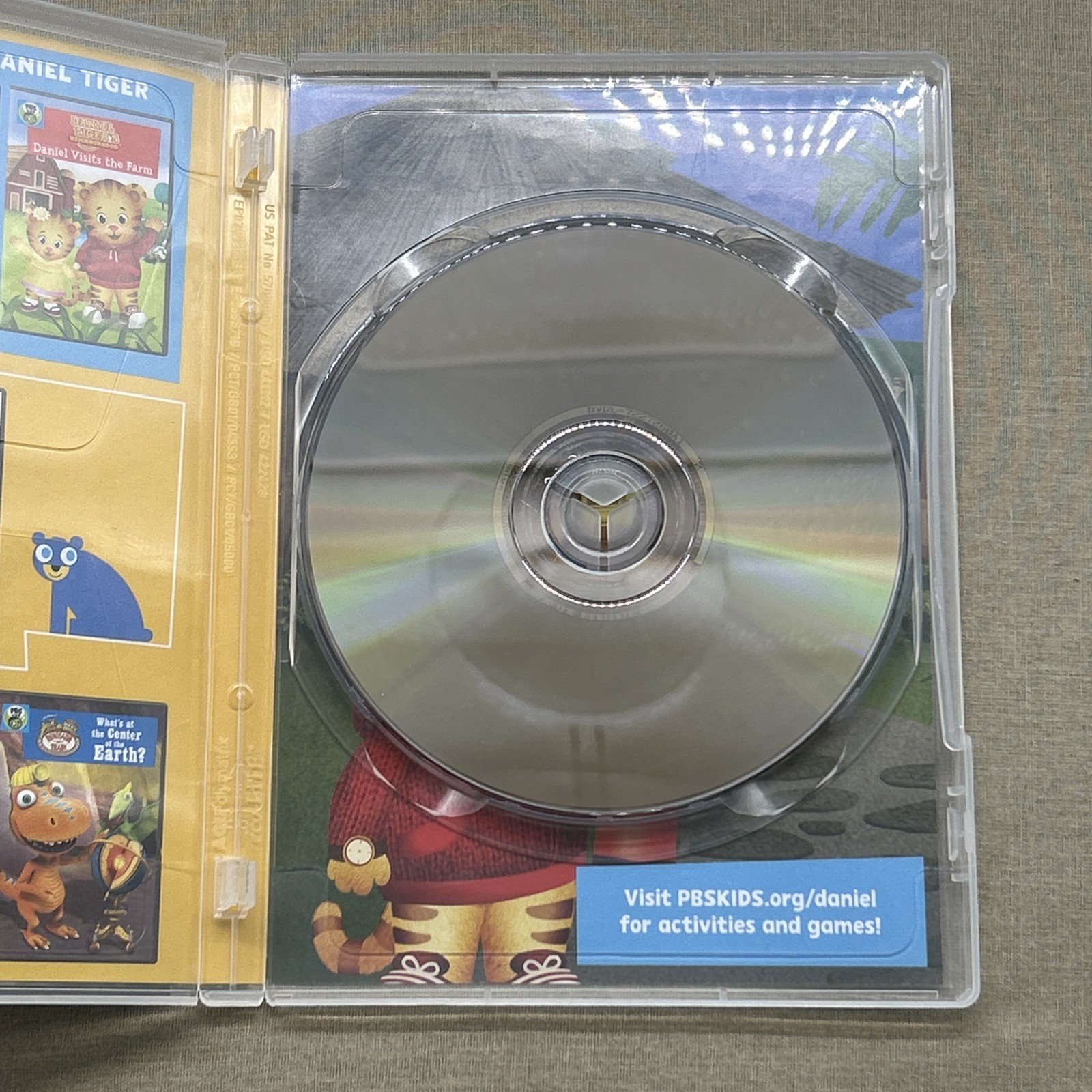 Daniel Tiger’s Neighborhood: Goes Camping / Family Trip (DVD 2017 10 Eps.) Pre-K