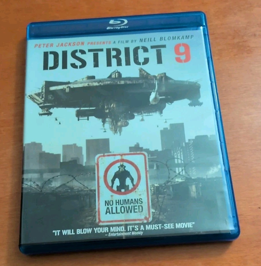 District 9 blu-ray Neill Blomkamp Terri Tatchell Sharlto Copley Jason Cope