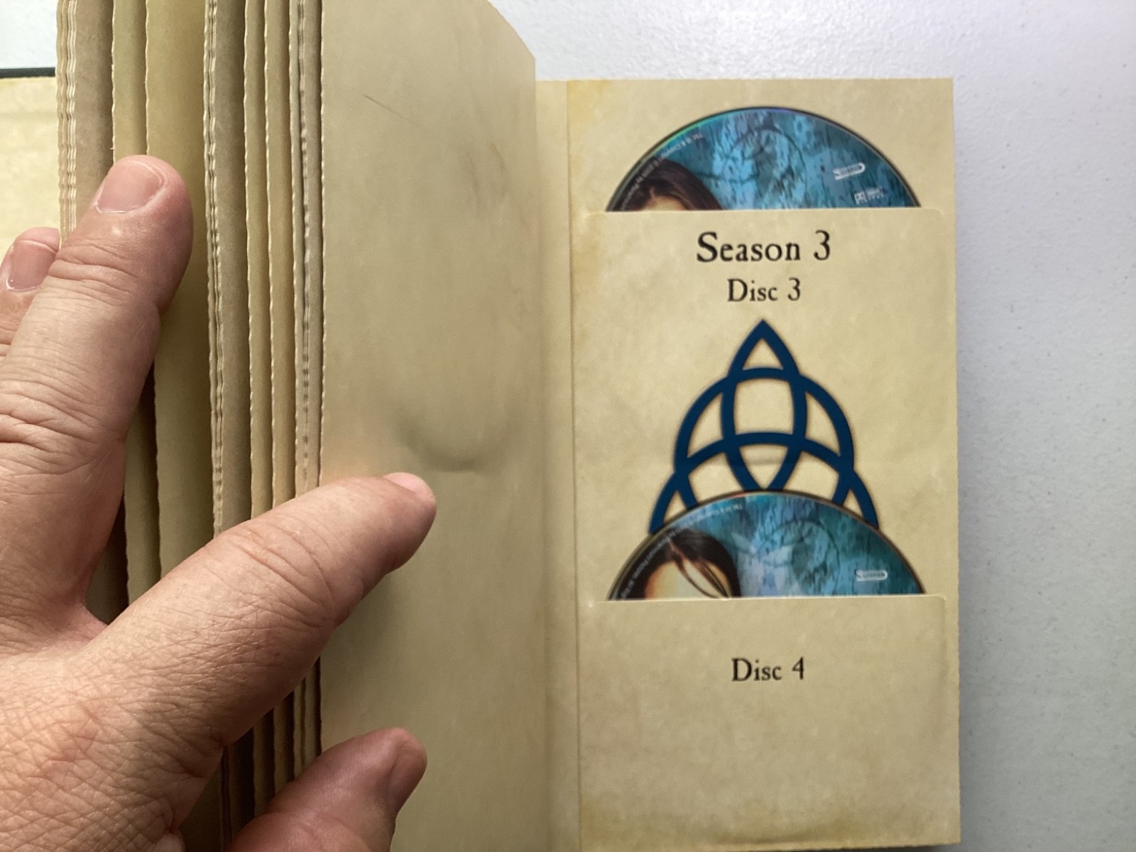 Charmed Book of Shadows DVD Set Missing 1 Disc Bonus Disc Included 48 Discs