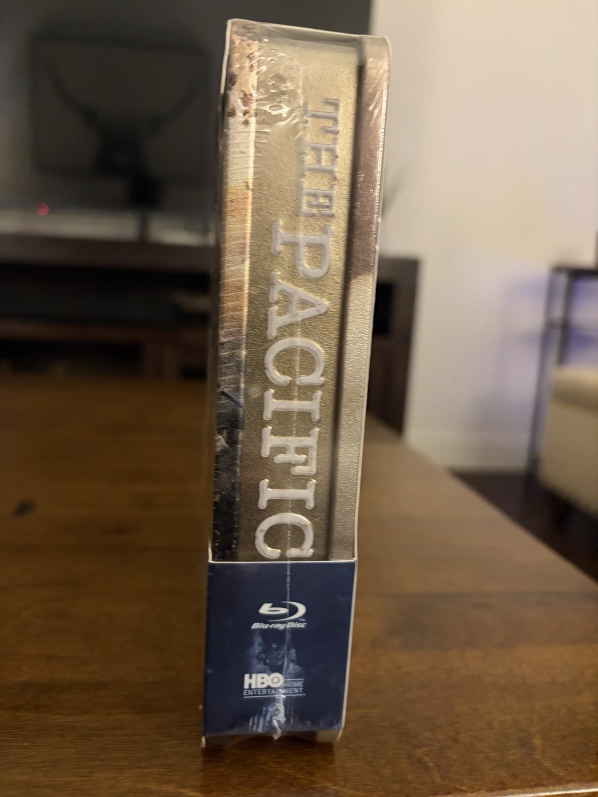 THE PACIFIC BLU-RAY 10 PARTS 6 DISCS STEEL Box w/ BOOK Tom Hanks Spielberg NEW