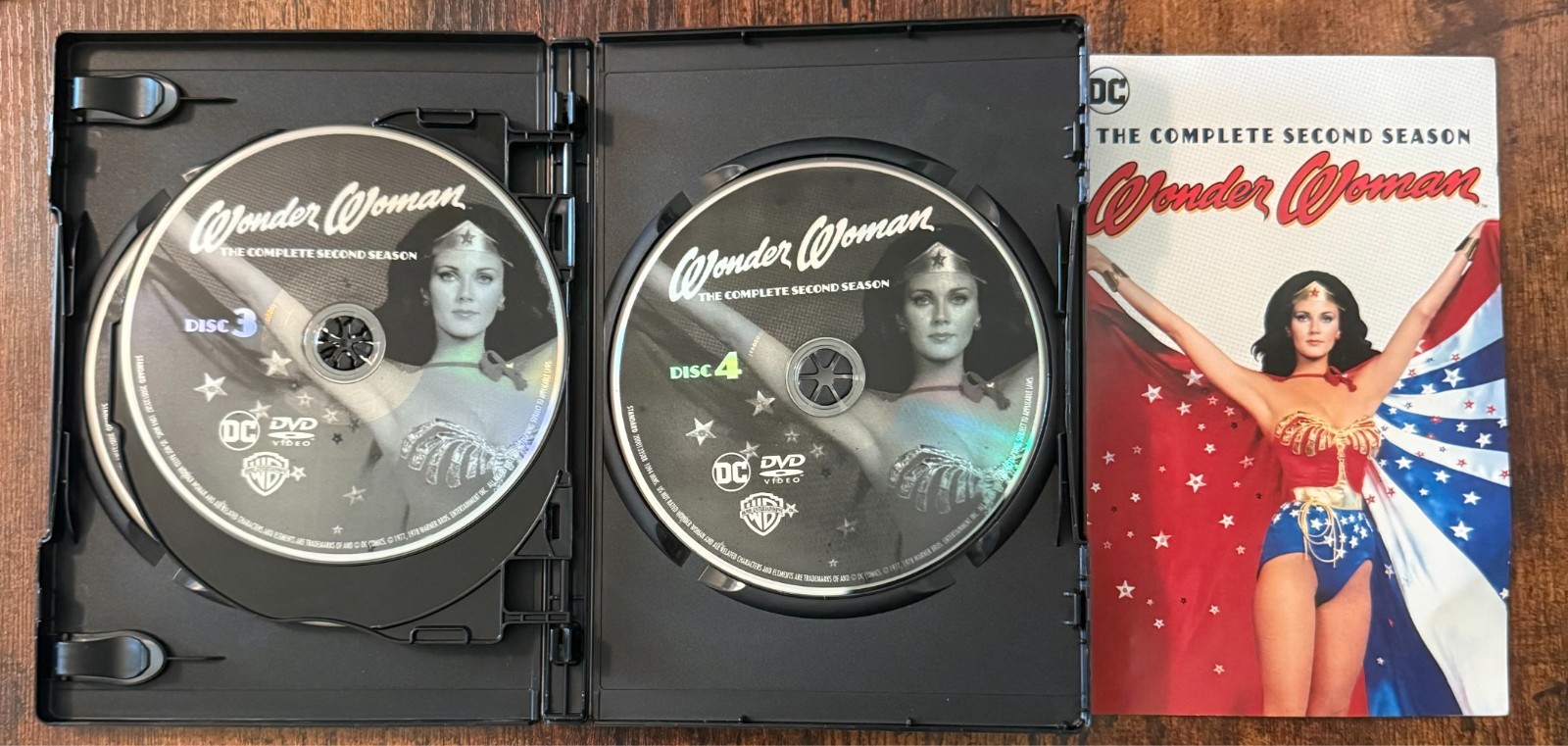 WONDER WOMAN….THE COMPLETE SERIES.. DVD.. LIKE NEW….