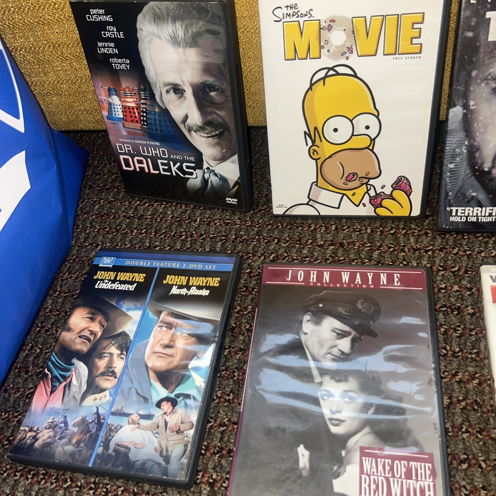 LOT OF 8 COLLECTABLE DVDS