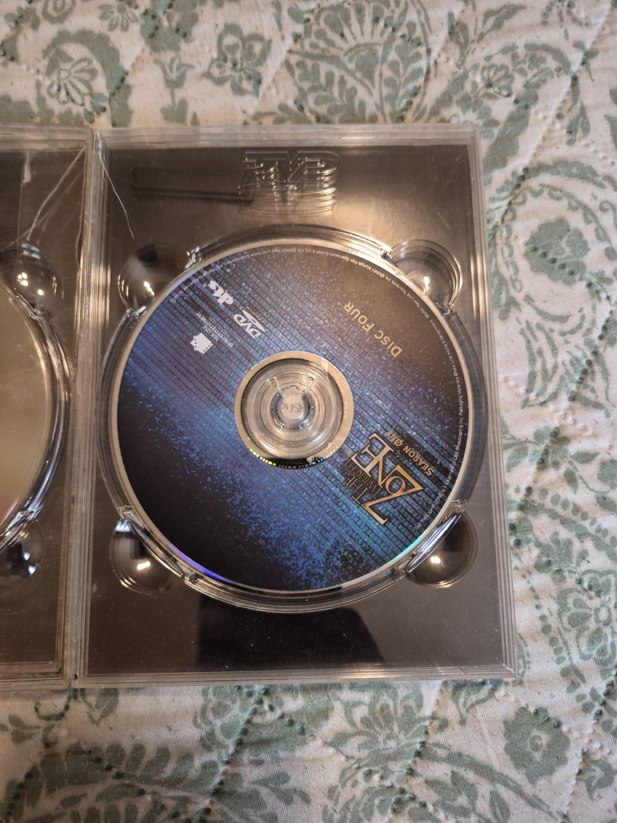 The Twilight Zone (2002) (DVD, 2004, 6-Disc Set) Season 1. DVD
