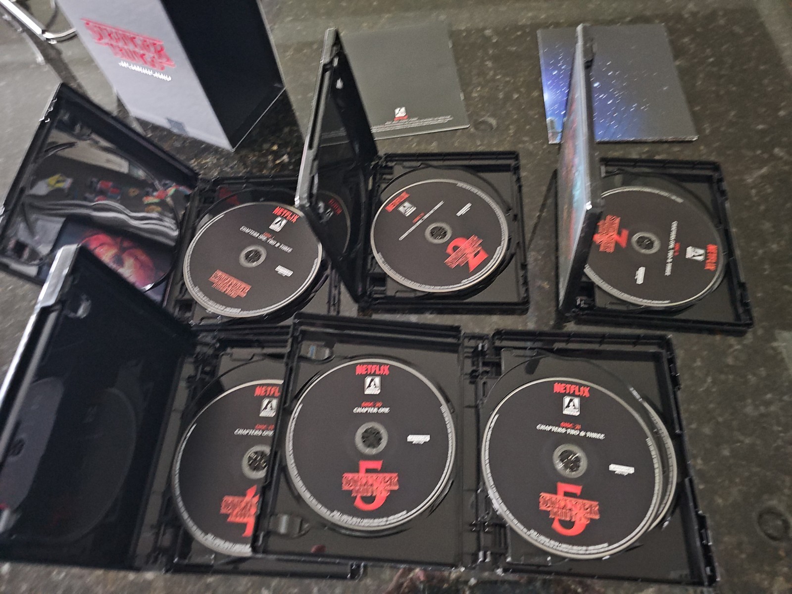 Stranger Things The Complete Series 4K Blu-ray + Slipbox – Like New