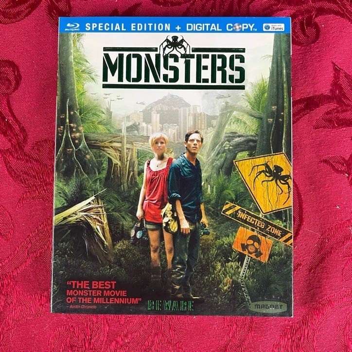 MONSTERS: Special Edition (Blu-ray) Magnet, Embossed Slipcover, Gareth Edwards