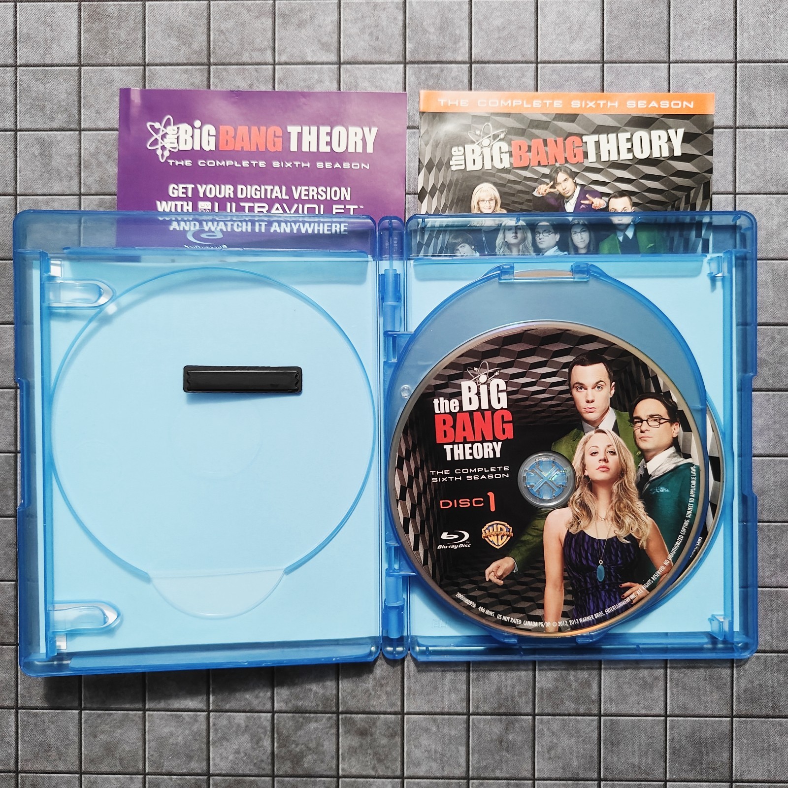 The Big Bang Theory: Season 6 – (5-Disc Box Set, Blu-ray + DVD) – EXCELLENT