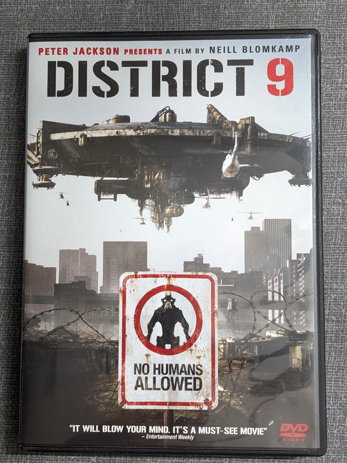 District 9 DVD Sci-Fi Action Thriller Peter Jackson Neill Blomkamp Sharlto