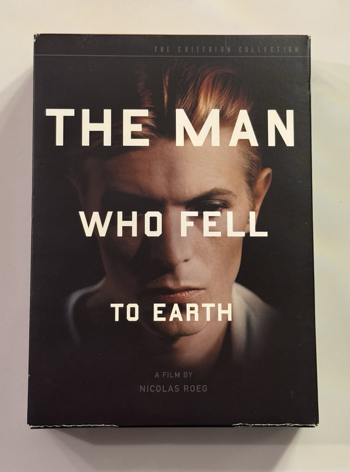 The Man Who Fell to Earth Criterion DVD w/ book OOP Nicholas Roeg David Bowie