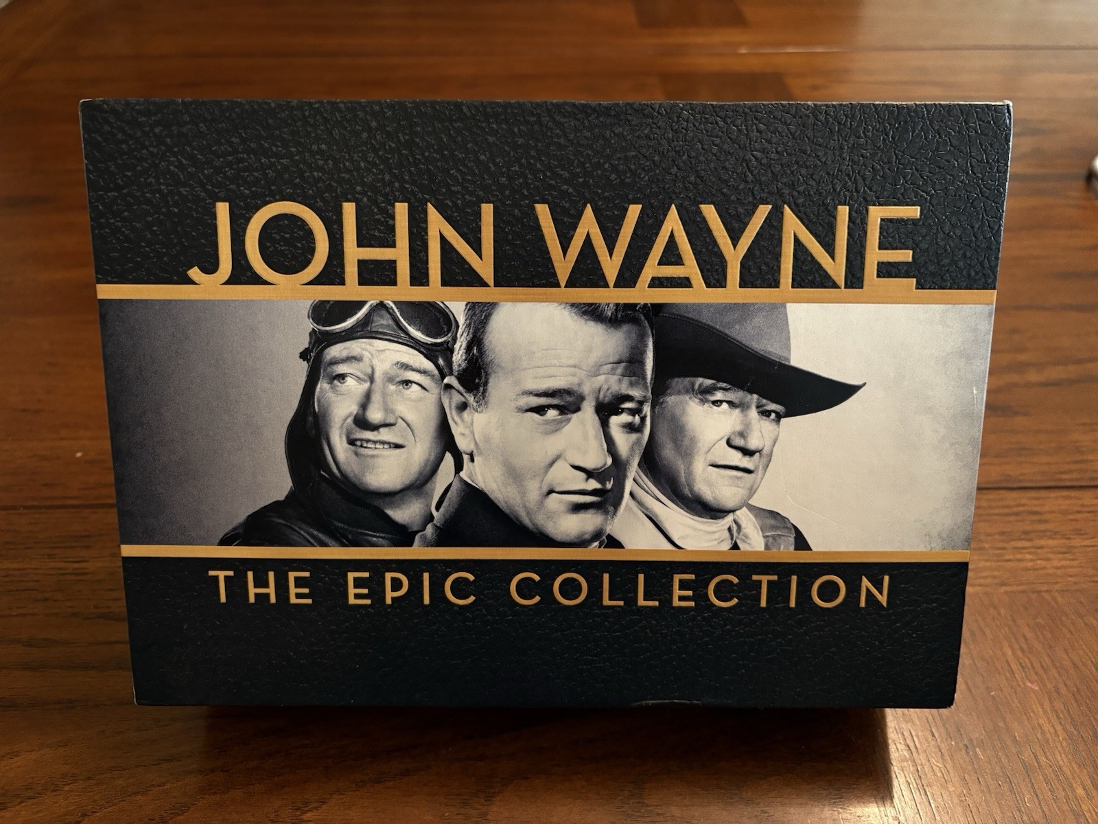 John Wayne The Epic Collection 2014 DVD Set 40 Films DUKE OOP Art Cards Script
