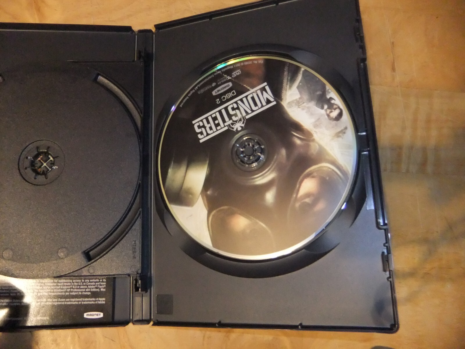 2010 Monsters DVD 2-Disc Special Edition Scoot McNairy Gareth Edwards ALIENS VG