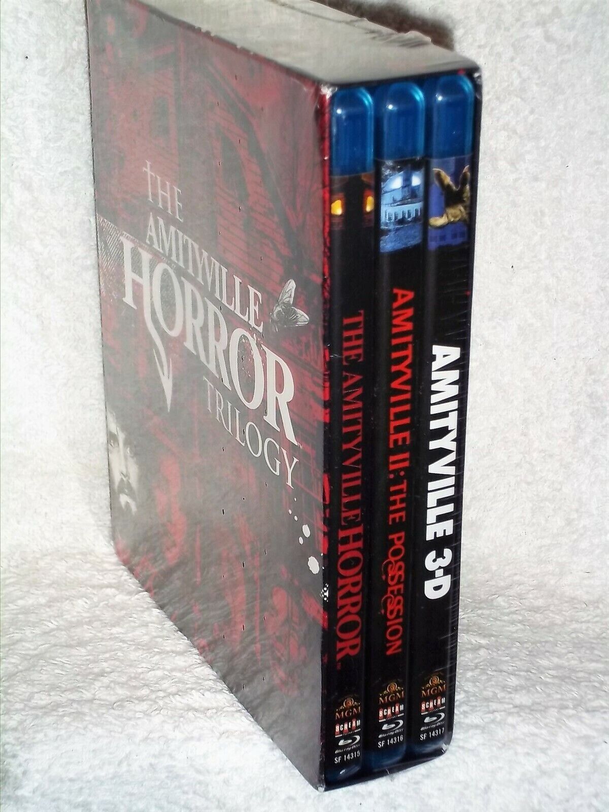 The Amityville Horror Trilogy Blu-ray 3D Box Set (3 Discs) *NEW* Has shelf wear
