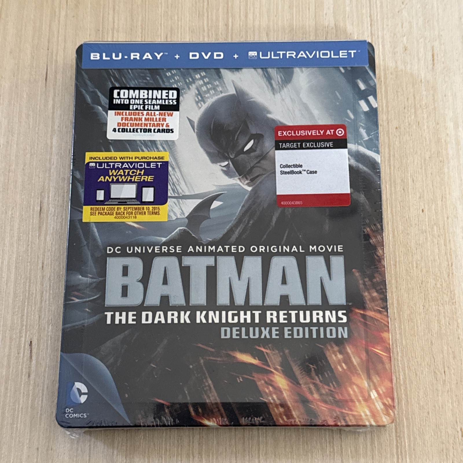Batman: THE DARK KNIGHT RETURNS Blu-Ray DELUXE STEELBOOK Target EXCLUSIVE DC
