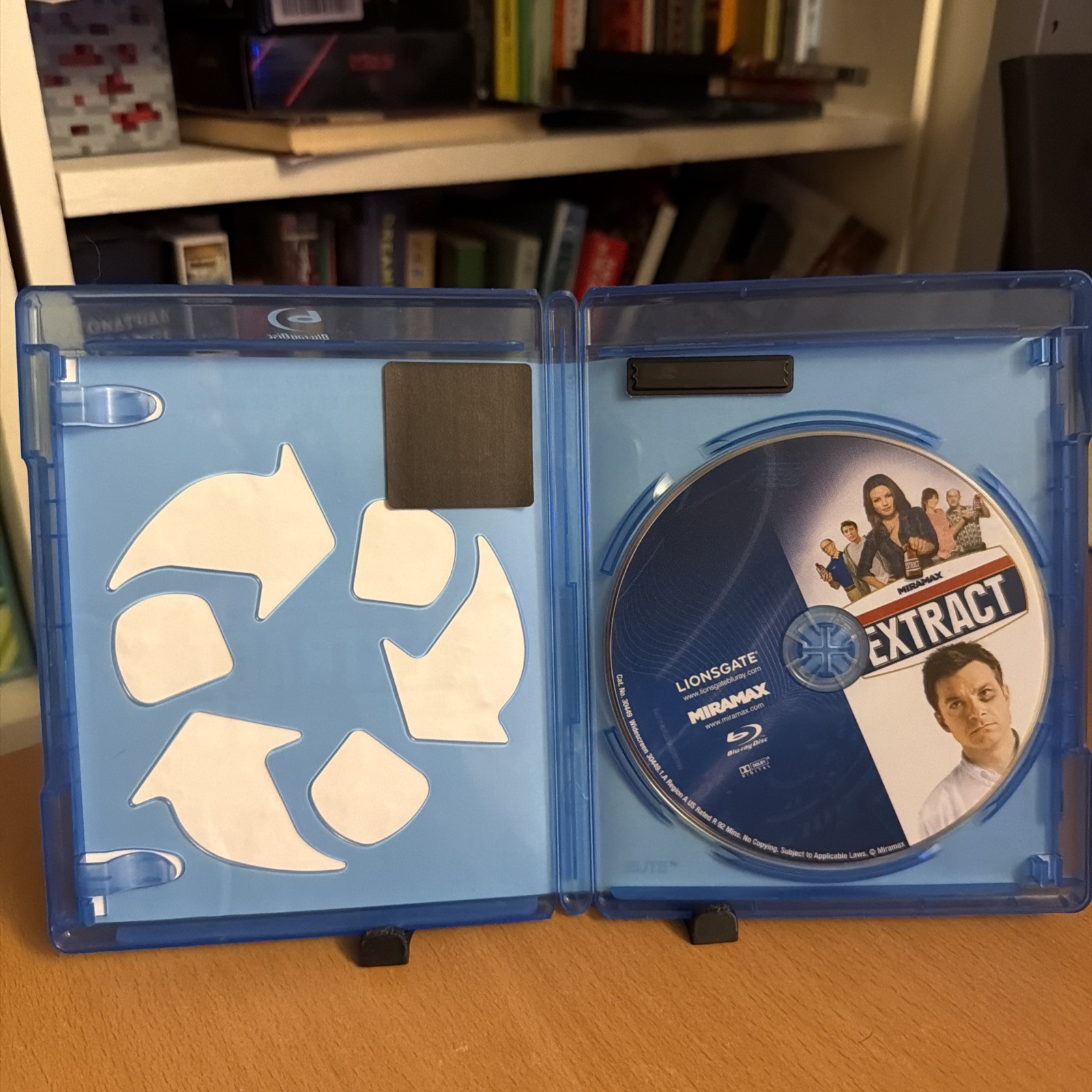 Extract (Blu-ray Disc, 2011) Jason Bateman Mila Kunis Mike Judge Like New