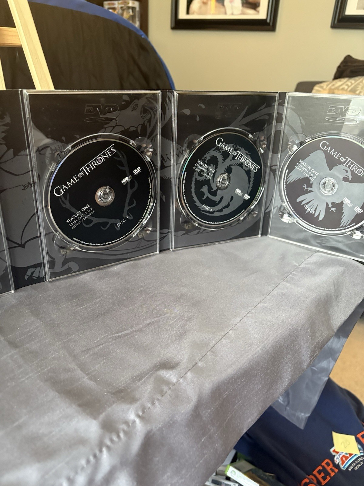 Game of Thrones: The Complete First Season 5 DVD’s (DVD)