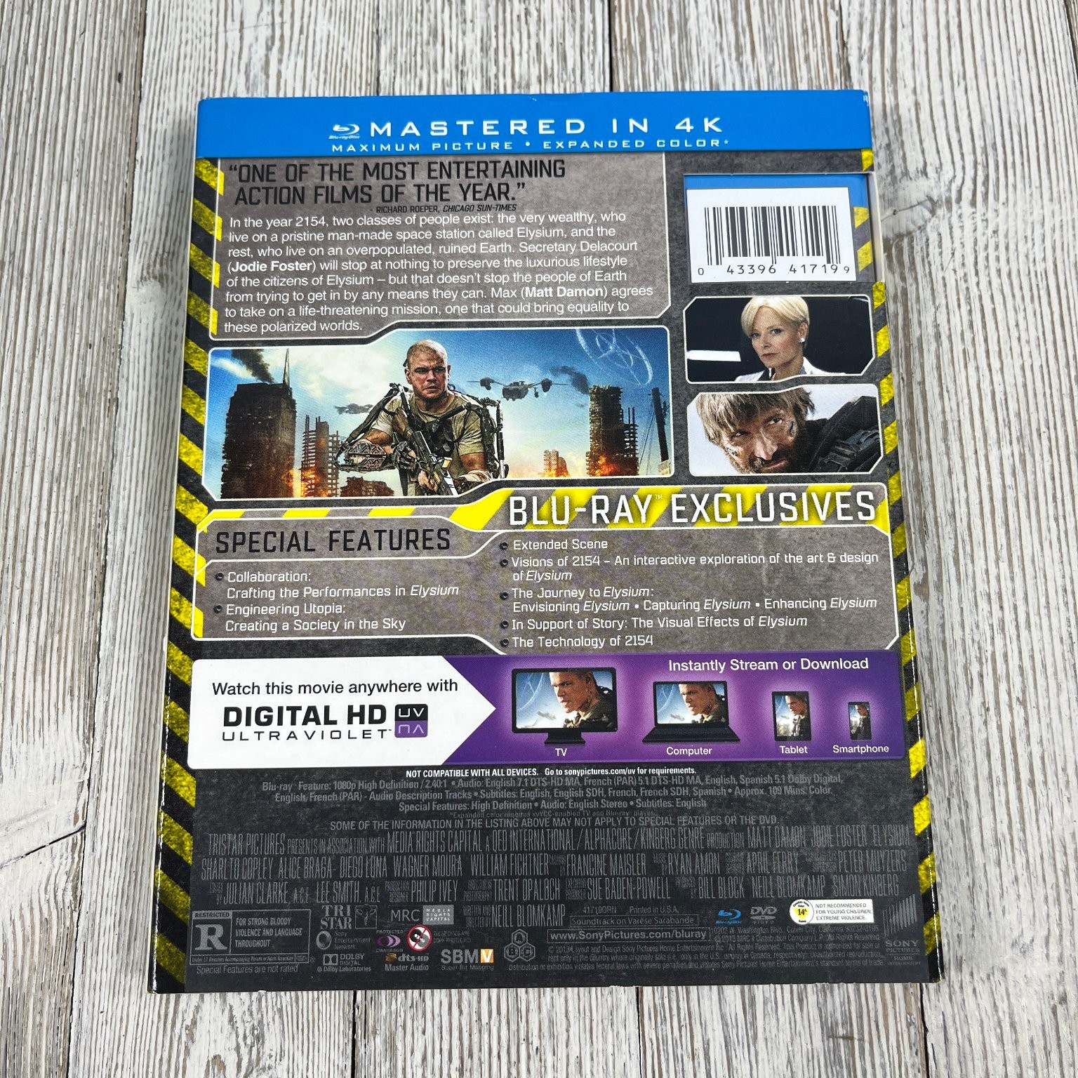 Elysium Blu-ray DVD Digital HD (2013) Matt Damon Jodie Foster Neill Blomkamp