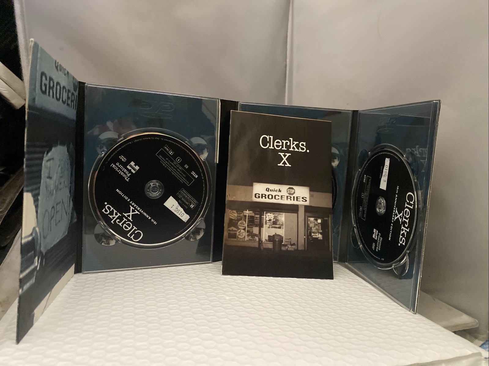 Kevin Smith DVD Lot- Clerks Chasing Amy Jay and Silent Bob strike Back & More￼