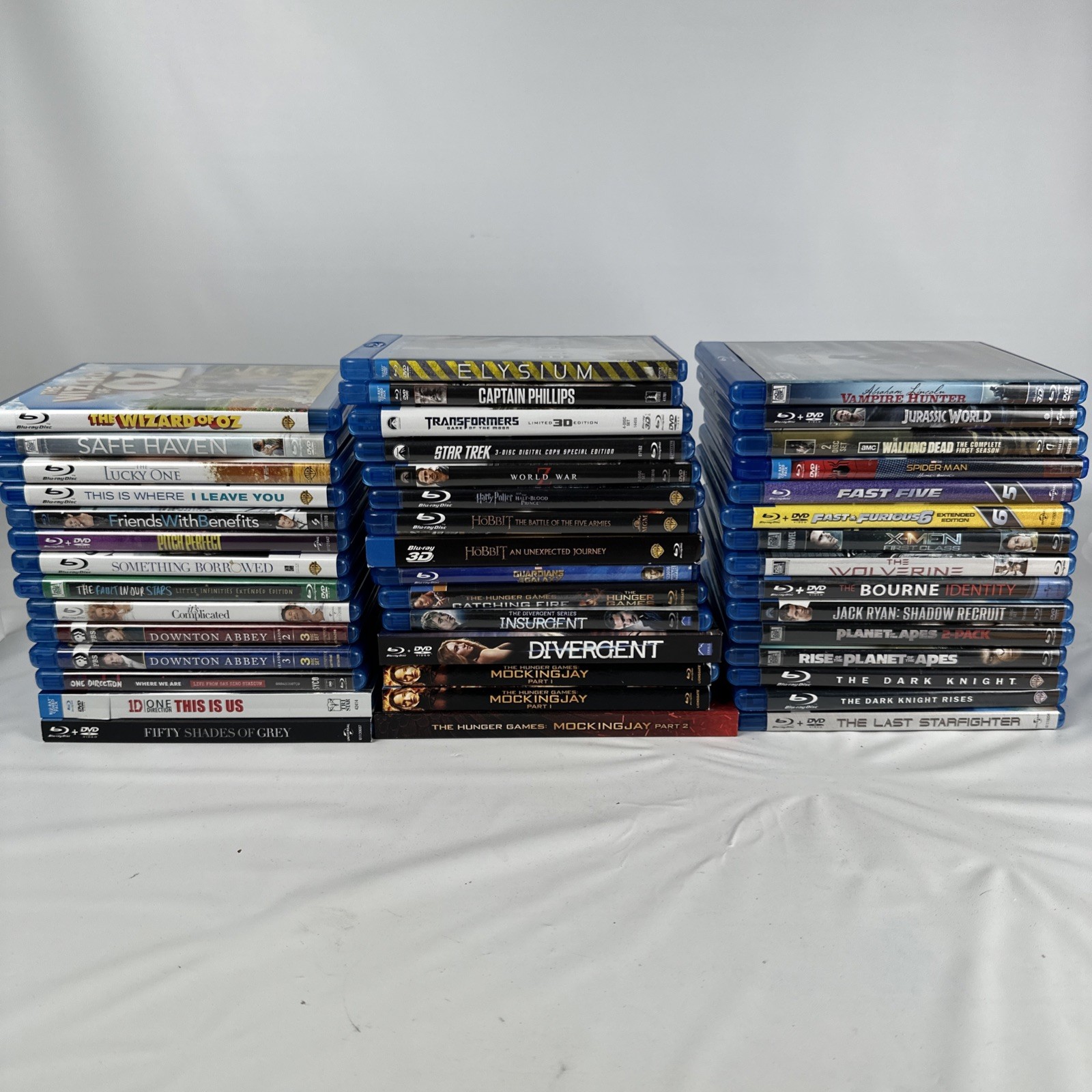 Lot of 40 Blu-ray Assorted Movies Mixed Genres, TV, Action, Rom-com, Drama