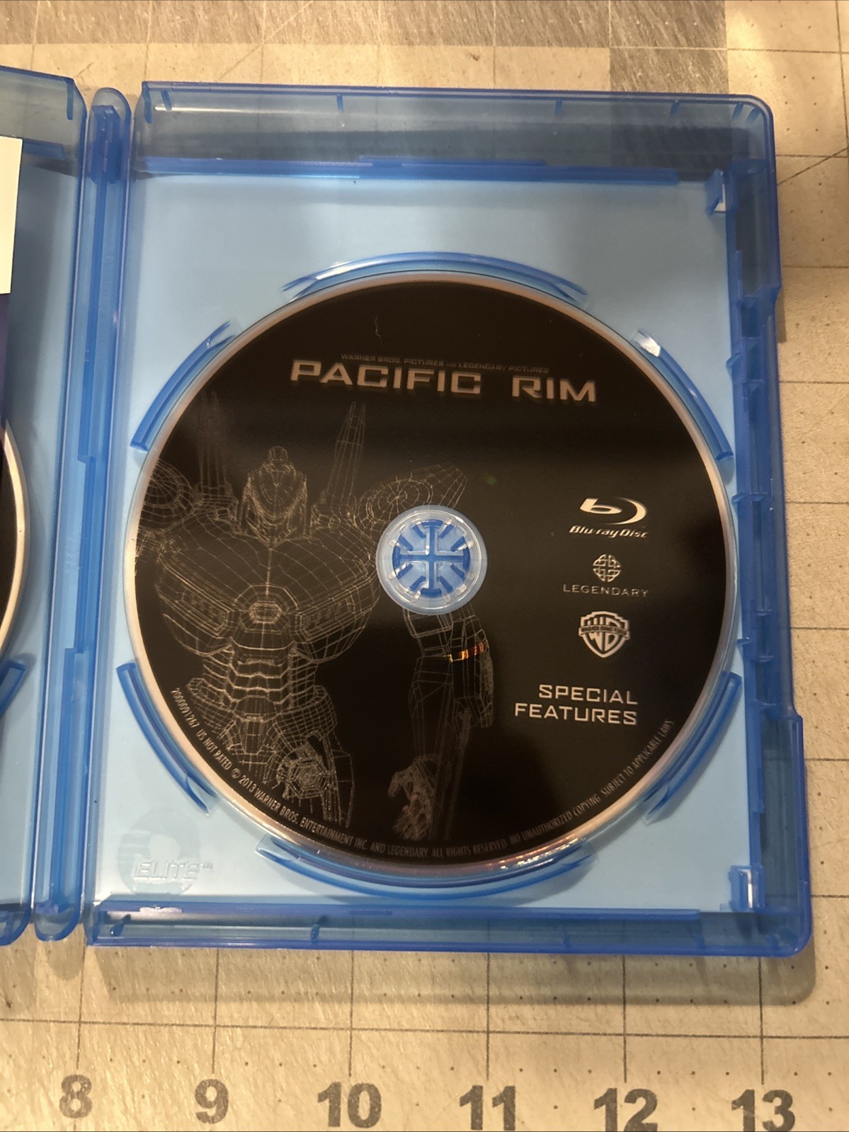 Pacific Rim Blu-ray DVD 2013 3 Discs W/Slipcover SHIPS FREE NOW