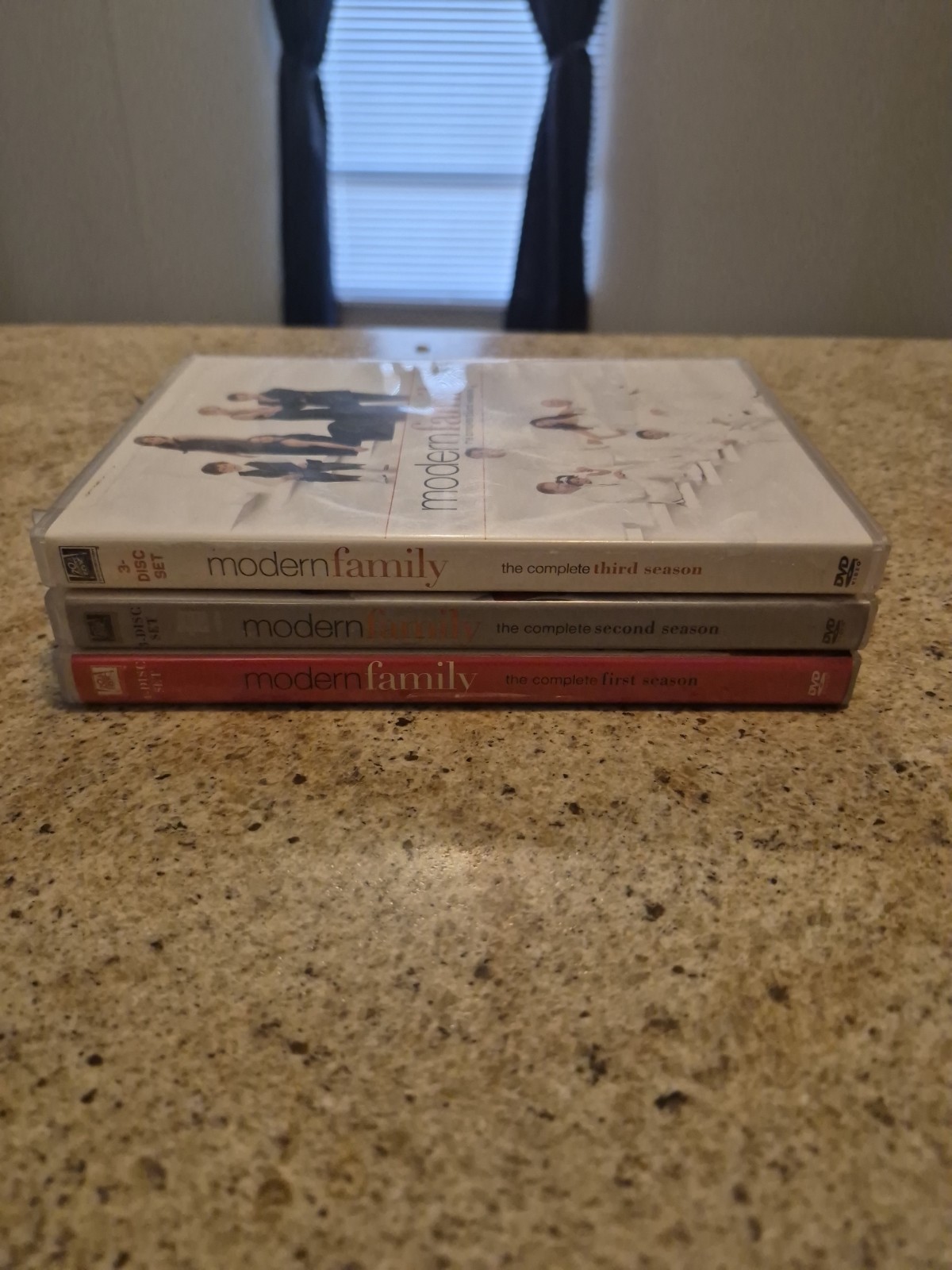 Modern Family Season 1-3 DVD