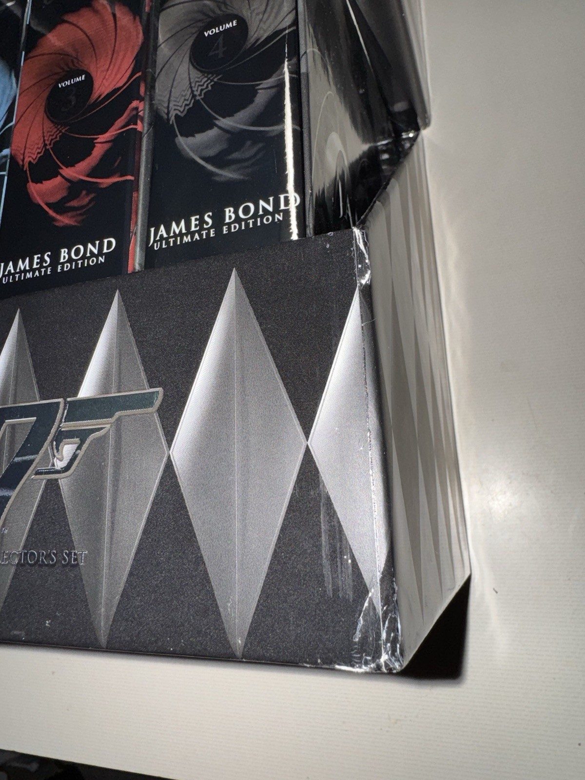 007 James Bond ULTIMATE COLLECTOR’S Set 21 MOVIES 42 Discs w/ BONUS BOOKS
