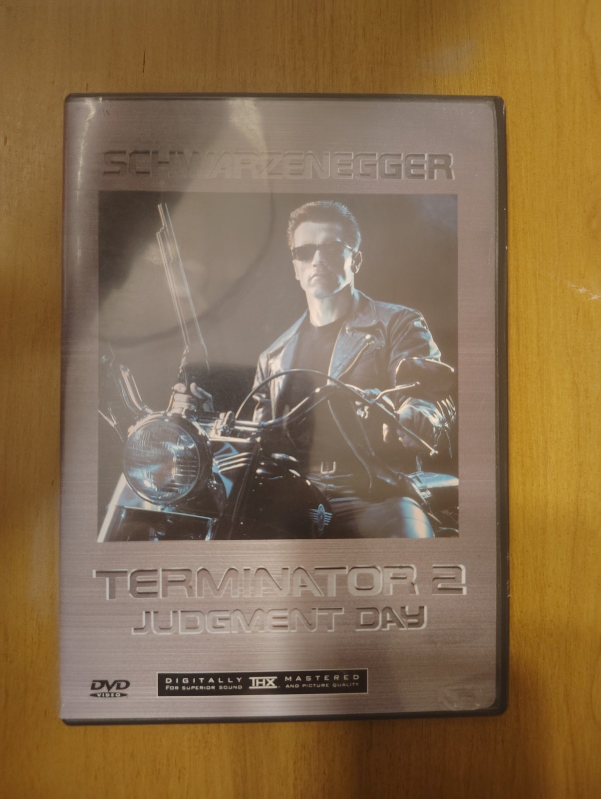 Terminator 2: Judgment Day (Extreme DVD) Arnold Schwarzenegger James Cameron