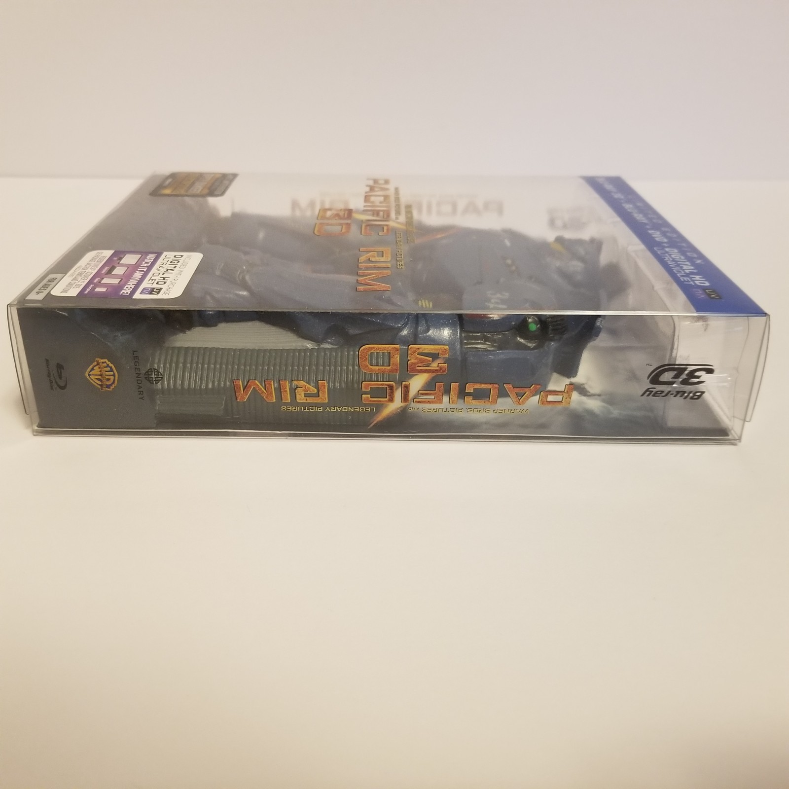 Pacific Rim Blu-Ray/DVD/Blu-Ray 3D Limited Edition collectible set