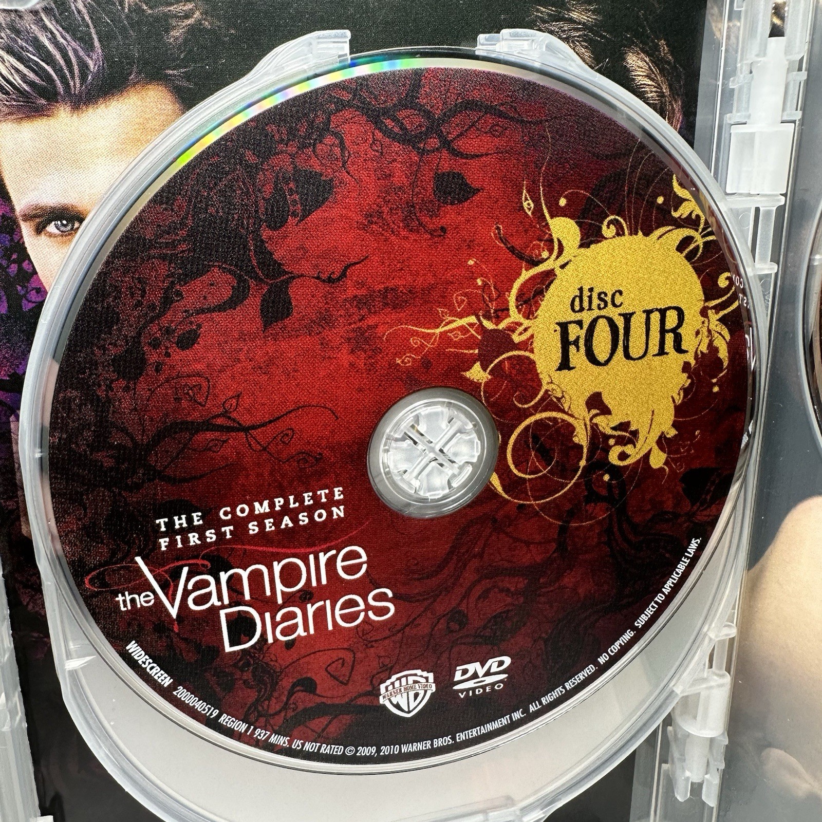The Vampire Diaries: the Complete First Season DVD 5 Disc Set – READ-