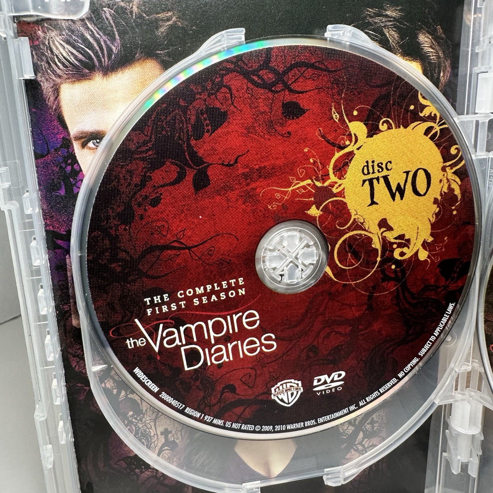 The Vampire Diaries: the Complete First Season DVD 5 Disc Set – READ-