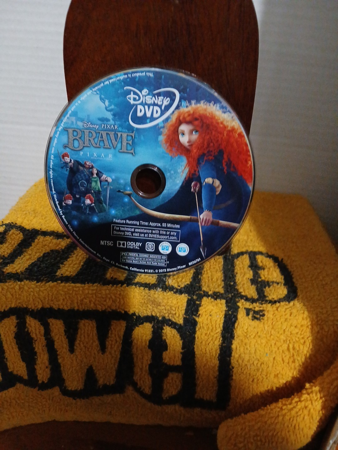 Disney/Pixar Brave ( 2013 DVD 93 Min Rated PG)