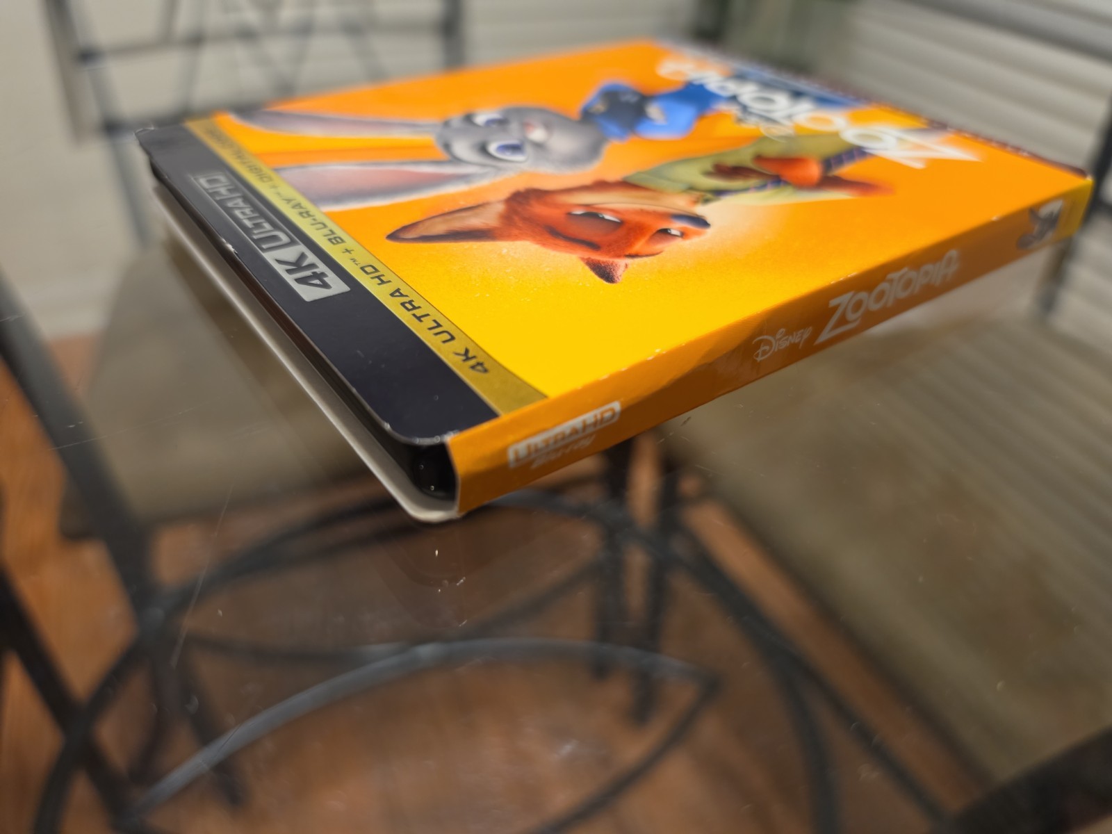 Zootopia (4K Ultra and Blu-ray 2016) W/Slipcover