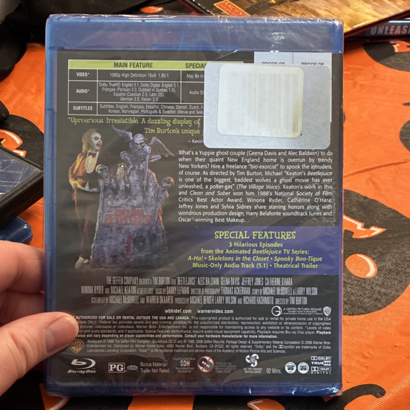 Beetlejuice Widescreen Blu-ray Michael Keaton Bonus Digital Movie Code