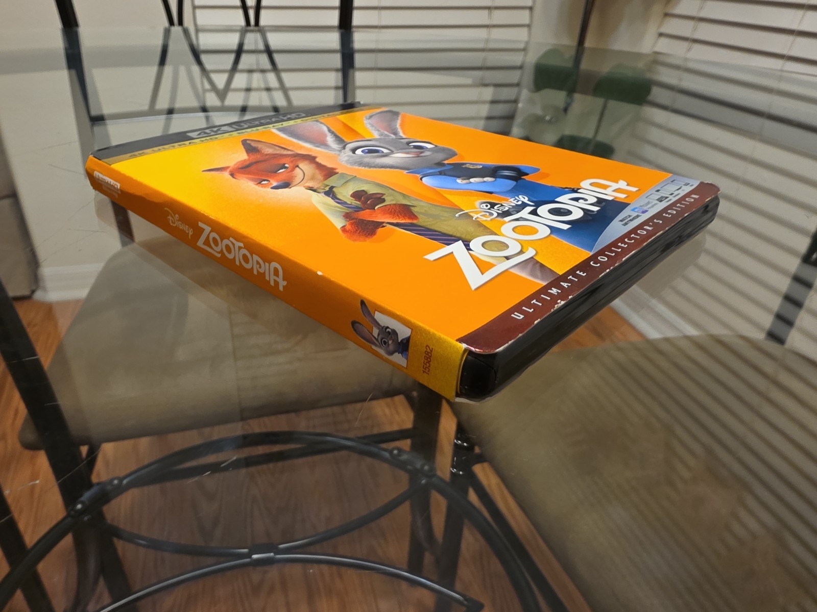 Zootopia (4K Ultra and Blu-ray 2016) W/Slipcover
