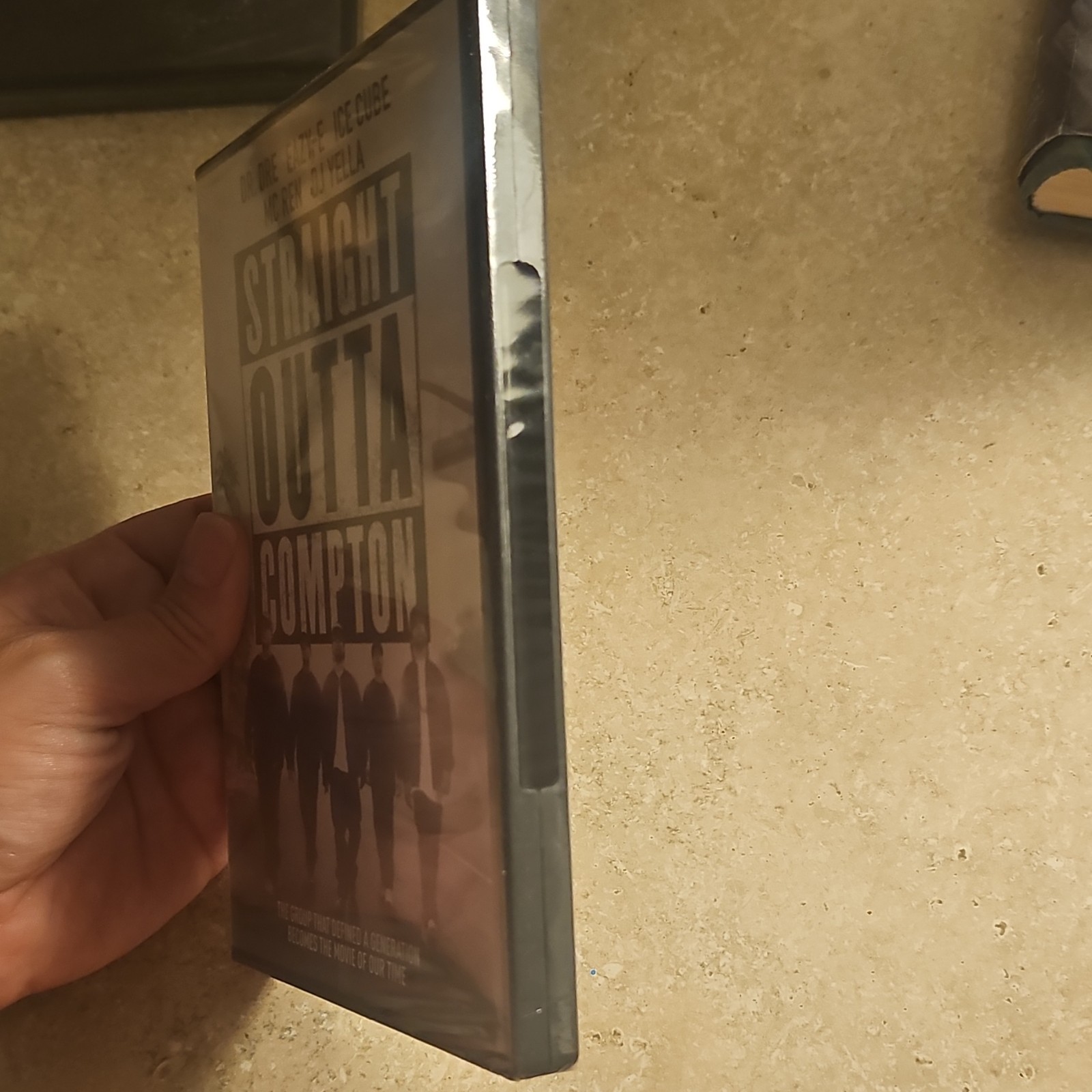 Universal Straight Outta Compton (2015) DVD R Rated Widescreen Bonus