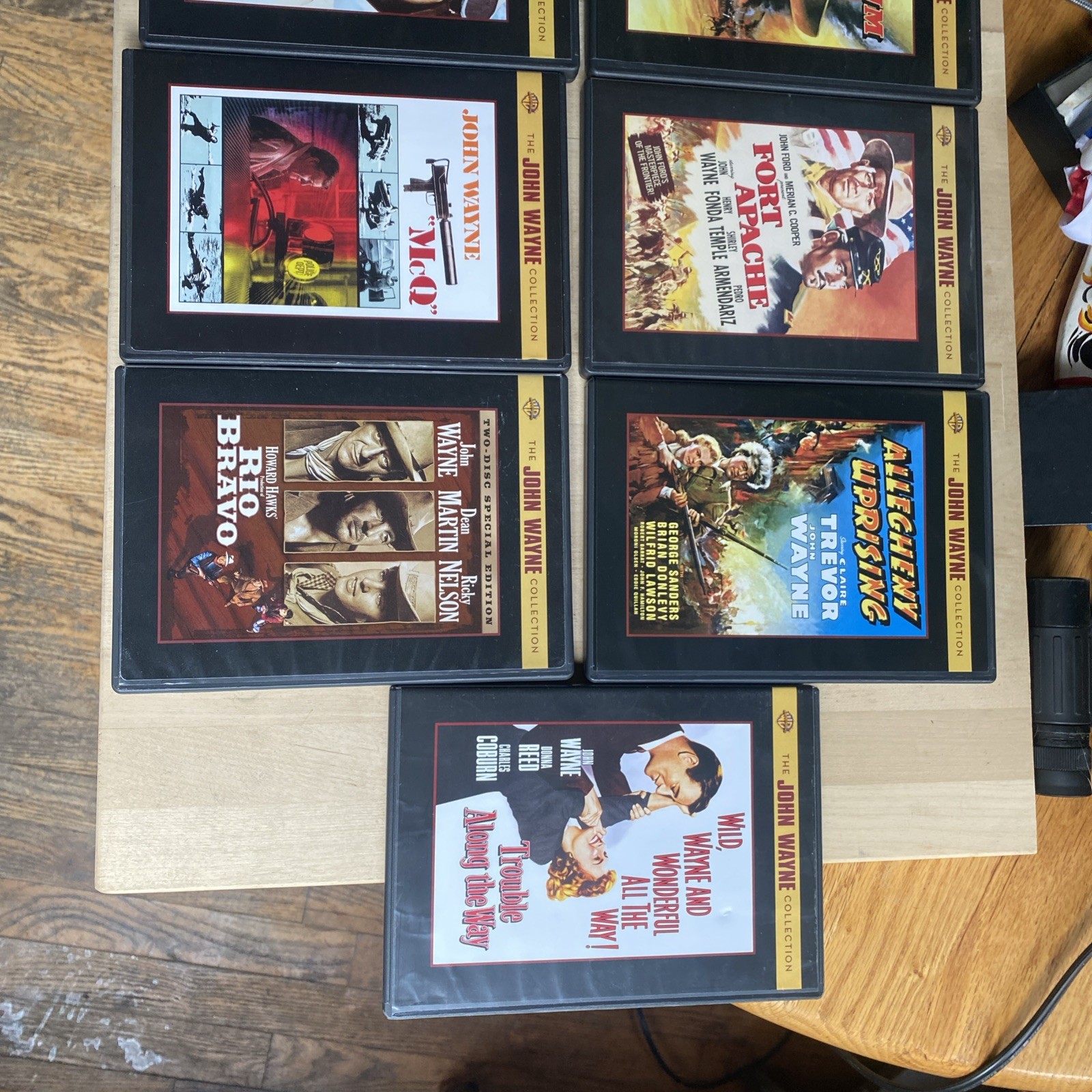 Lot of 9 – John Wayne Classic Films DVD’s – WB John Wayne Collection – Nice