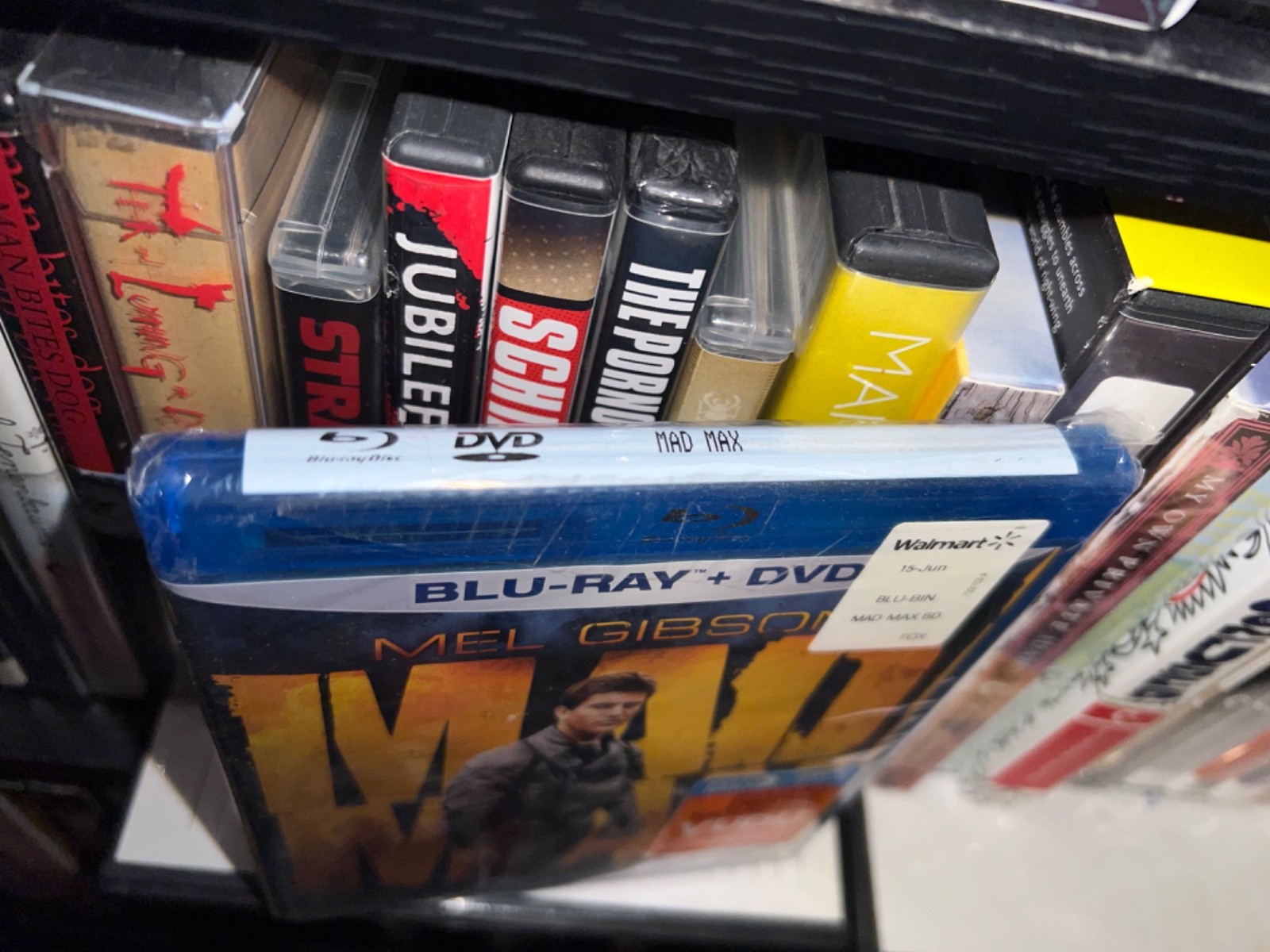 Mad Max (Blu-ray, 1979) Mel Gibson George Miller Sealed slight tear in wrapping
